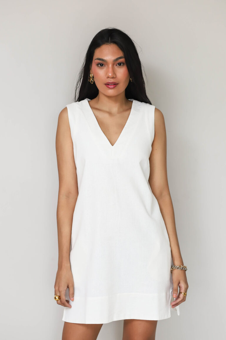 Vestido Trendyol Collection Curto Fivela Off-White